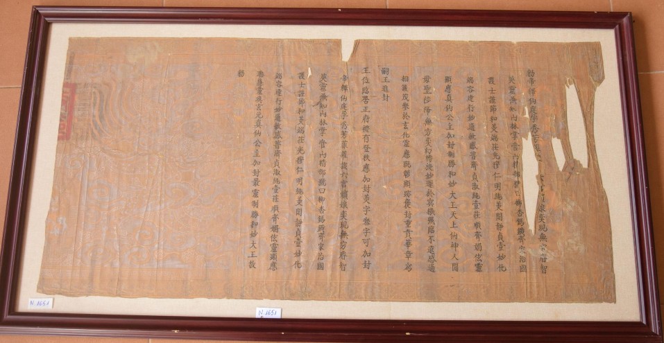 Hình 5 12 Sắc phong cho Mẫu Liễu Hạnh khoảng thế kỷ XVIII Ảnh Bảo tàng Phụ 7