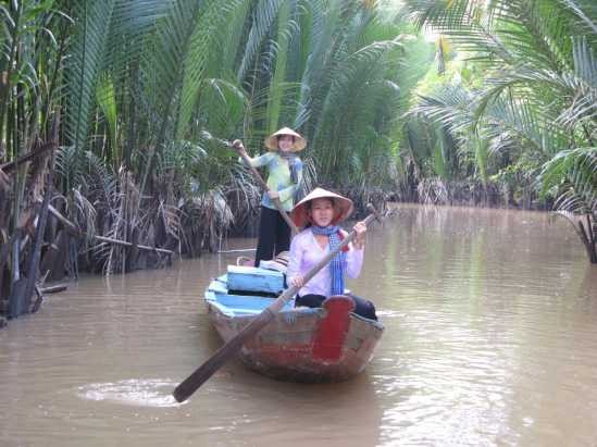 Trường Đại học Kinh tế Huế Tát mương bắt cá Trường Đại học Kinh tế 7