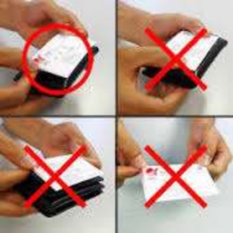 1 5 Ôm hôn Ôm hôn là một nghi thức xã giao thông thường thể hiện tình cảm 3