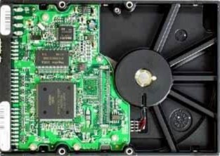 Mạch điều khiển nằm phía sau ổ cứng Ảnh chụp bên trong ổ đĩa cứng i Cấu 11