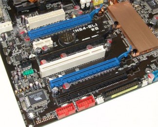 Lưu ý Đối với những mainboard có card màn hình tích hợp thì có thể có hoặc 15