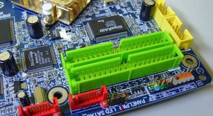 Dây cắp cắm ổ cứng dùng được cho cả ổ CD DVD vì 2 IDE hoàn toàn giống nhau 17