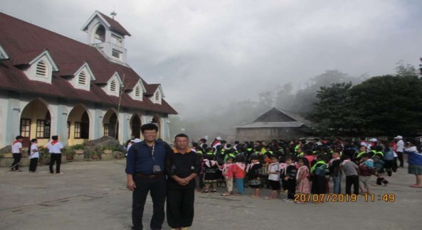 Ông Giàng A Máo thành viên Ban Hành giáo giáo lý viên giáo họ Hầu Thào Sa Pa Ảnh 3