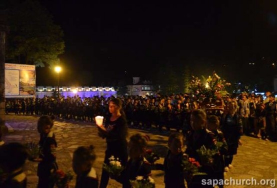 Lễ hội Múa hát dâng hoa ở giáo xứ Sa Pa Nguồn Sapachurch org 6