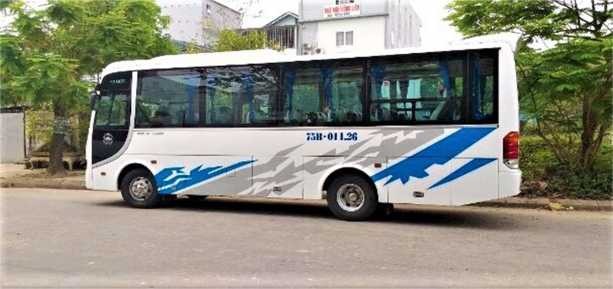 Trường Đại học Kinh tế Huế Hình 2 1 Xe du lịch 35 chỗ thương hiệu SAMCO 1