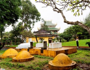 Ảnh 7 Khuôn viên mộ nhà thơ yêu nước Nguyễn Đình Chiểu Nguồn Nghiên cứu sinh 7