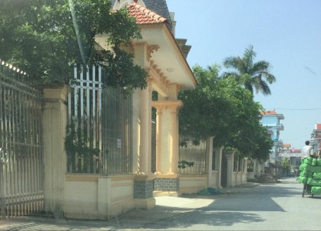 Ảnh 1 2 Một đoạn đường làng Phương La Ảnh 1 3 Biểu tượng làng dệt Ảnh 1 4 2