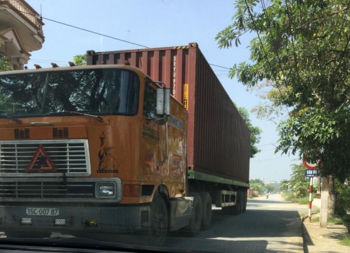 Ảnh 2 14 Vận chuyển sản phẩm đi tiêu thụ Ảnh 2 15 Xe của công ty gia đình 15