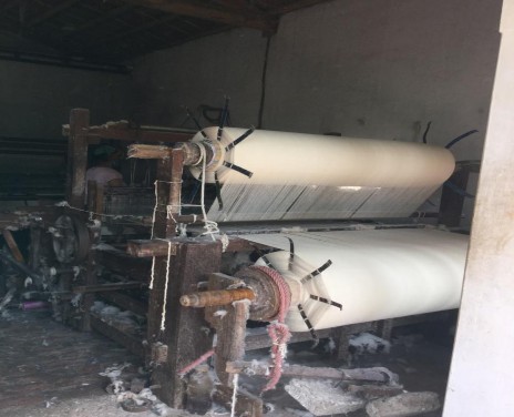 Ảnh 2 2 Máy dệt bán công nghiệp khi đã mắc quả sợi Ảnh 2 3 Mặt trước của 2