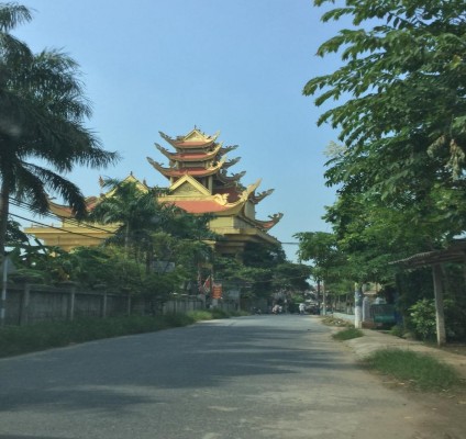 Ảnh 4 12 Nhà thờ dòng họ Trần ở Phương La nhìn từ xa Ảnh 4 13 Cổng nhà thờ 6