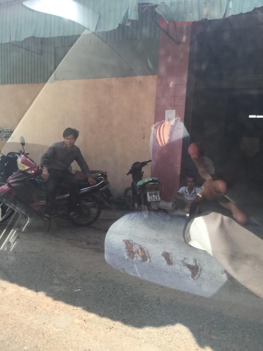 Ảnh 6 4 Tranh thủ nghỉ giải lao của thợ thủ công 3