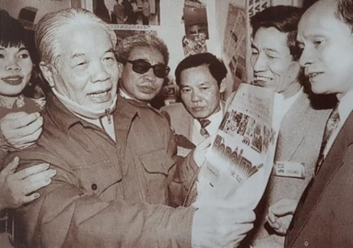 Ảnh 2 4 Lãnh đạo Đảng với Báo Hànộimới Ảnh 2 5 Vận động viên nước 5