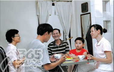 Hình 34 Gia đình cổ truyền của người Việt thường có xu hướng tập trung và 2