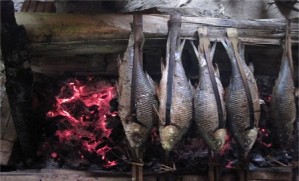 Cơm đồ nhà gác nước vác lợn thui ngày lui tháng tới… Đó là câu nói đã 4