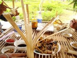 Để chế biến món ăn này đỏi hỏi sự khéo léo và tỉ mỉ Gạo là nguyên 4