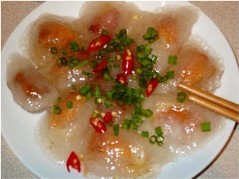 Trong hàng trăm loại bánh đặc sản của Huế bánh bột lọc nhân tôm được 7