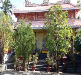 Hình 16 Chùa Long vân ở xóm tha loung Pakse Champasak tác giả chụp ngày 5 12 2017 Hình 3