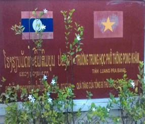 Hình 29 30 Trường trung học phổ thông Pong Kham ở Luang Prabang Hình 31 Hội người 21
