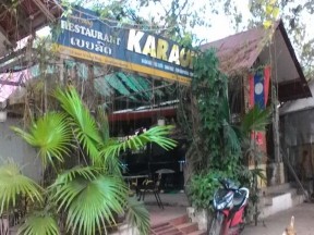 Hình 5 Nhà hàng KARAOKE của Người Việt tại Luang Prabang Hình 6 Tiệm hoa quả của 5