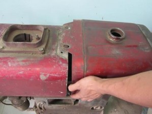 Siết chặt các bu lông bắt bình chứa dầu với két nước Siết chặt các bu lông 7