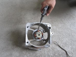 Lắp bộ phát điện Lắp nam châm điện vào với cuộn dây Lắp trục bộ phát 13