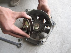 Lắp puly truyền động Siết chặt đai ốc hãm puly Lắp quạt gió và bộ phát 16