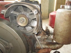 Siết chặt bu lông bắt bộ phát điện Lắp dây đai truyền động Lắp tấm bảo 19