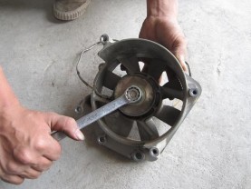 Tháo rời puly Tháo trục bộ phát điện Tháo bộ nam châm điện Làm sạch bộ 6