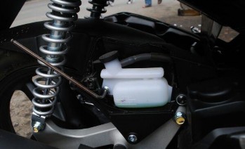 Hình 4 32 Kiểm tra dung dịch T hay mới nước làm mát khoảng 20 000 km lần nhằm 7