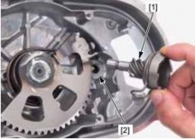 Hình 3 9 Tháo cần khởi động bánh răng dẫn động khởi động Tháo phớt chắn 11