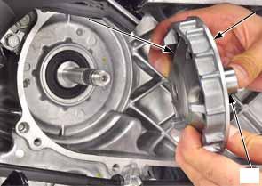 Hình 3 13 Hãm và tháo bộ côn trước Pu ly Tháo rời các chi tiết của côn trước 3