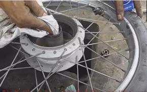 Lưu ý khi đóng ổ bi vào phải để ổ bi vào sao cho cân trục đóng tới khi cảm 10