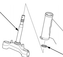 Hình 5 13 Tháo đai ốc chỉnh vong bi cổ phốt cổ lái Tháo vòng bi dưới và phớt 15