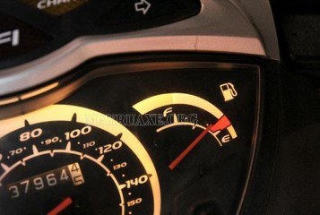 Hình 3 8 Vị trí điều chỉnh kim xăng Chỉnh lại kim xăng tùy theo ý muốn của 5