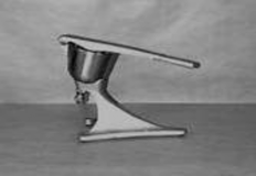 Hình 6 4 Máy đồng nhất hoá ép bằng tay Ghi chú chiều di chuyển của sản phẩm 3