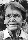 Năm 1931 Barbara McClintock Hình 3 và Harriet Creighton thu được bằng chứng vật lý 4