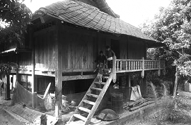 h ình 5 3 Nhà sàn của dân tộc Thái ở Lai Châu http baolaichau vn h ình 5 4 Bếp lửa 1