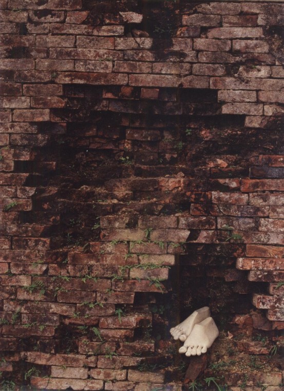 H 3 3 2 Đặng Thị Khuê Hà Nội Ẩn náu 2000 Sắp đặt tiếm đoạt không gian di 10