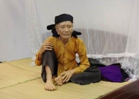 H 4 1 11 Trần Văn Thức Hà Nội cụm tác phẩm Ngóng 1 2 3 2010 triển lãm tại 12