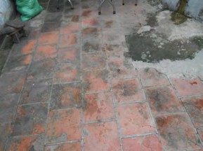 Hình 1 3 13 Nền ủ bằng xi măng Hình 1 3 14 Nền ủ bằng gạch tàu Mái che đống 12