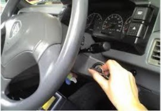 Hình 1 7 Khóa điện 1 2 5 Bàn đạp ly hợp bàn đạp côn Bàn đạp ly hợp để 2