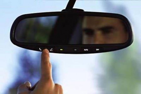 Hình 2 4 Điều chỉnh gương chiếu hậu 2 3 3 Cài dây an toàn Kéo dây an toàn để 4