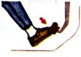 Hình 2 19 Đạp bàn đạp phanh nén Dẫn động phanh ô tô thường có 2 loại chủ 8