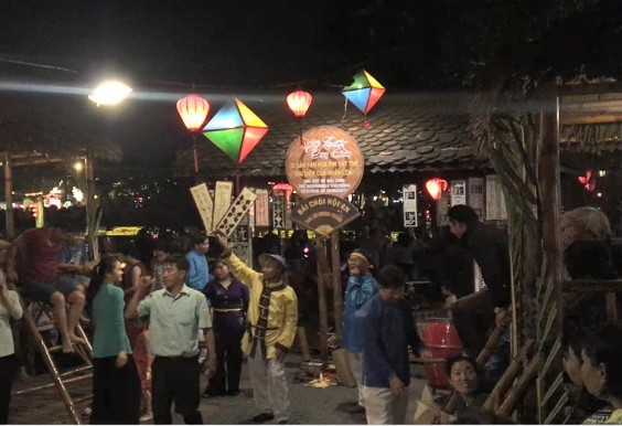 Nguồn Tác giả chụp ngày 12 3 2018 5 4 Nghệ nhân Nguyễn Đáng trình diễn Hô hát 2