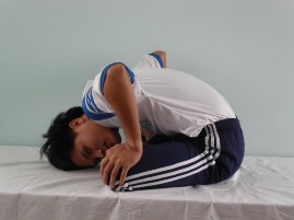 H 33 Động tác Đầu sát giường lăn qua lăn lại  Động tác hít vô tối đa 2