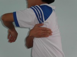 H 38 Động tác Xoa vùng bả vai tới dưới ngực  Tác dụng Làm ấm vùng thân 4