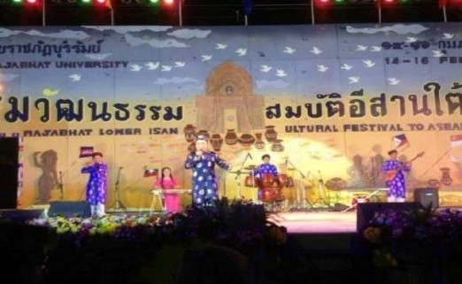 Thừa Thiên Huế tham dự lễ hội Rajabhat lower Isan Cultural Festival to ASEAN Thái Lan 10