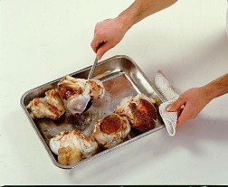 Thêm mirepoix và tiếp tục nướng Thêm cà chua và tiêp tục nướng Thêm rượu vang 7