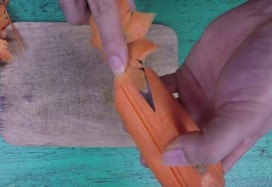 H 5 Dùng dao nhẹ nhàng xoáy theo chiều dọc củ cà rốt để tách cánh hoa ra H 6 Hoa 4