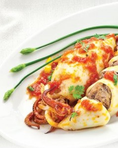 Mực hấp chín tới màu trắng giòn nhân chắc vị vừa ăn Mực nhồi thịt hấp 1